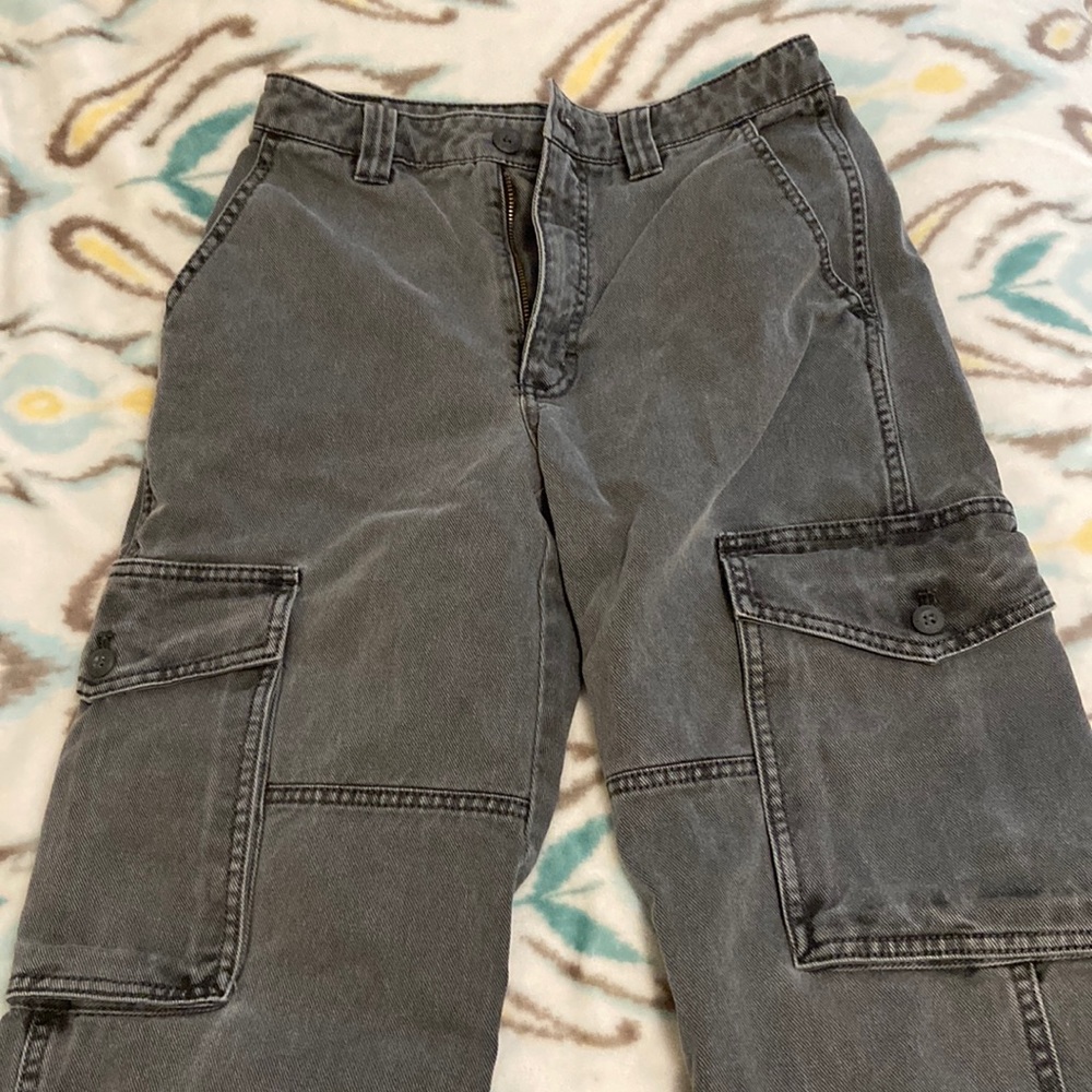 Aritzia TNA Grey Cargo Pants High Waisted Women Size 2